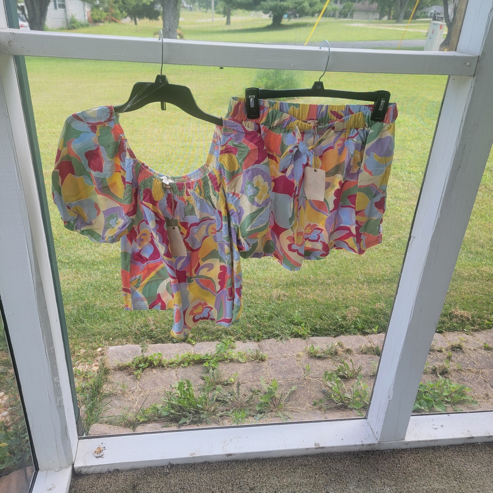 Easel Multicolor Floral Apparel 2 Piece Set.